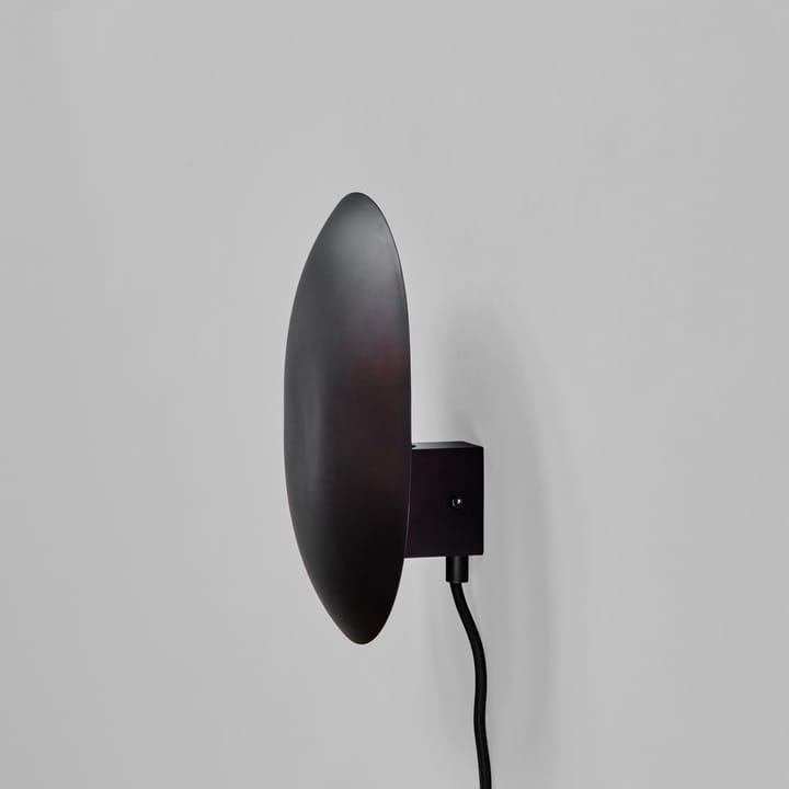 Lampa ścienna Clam 26 cm , Burned black 101 Copenhagen