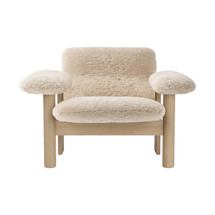 Brasilia fotel low back, Natural oak-Nature sheepskin curly Audo Copenhagen