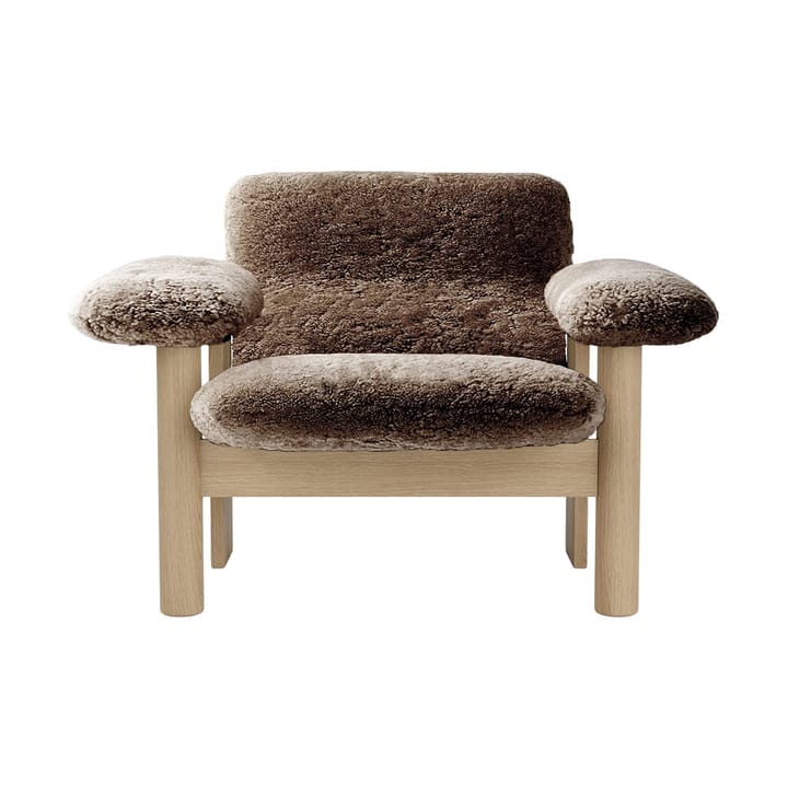 Brasilia fotel low back, Natural oak-Sahara sheepskin curly Audo Copenhagen