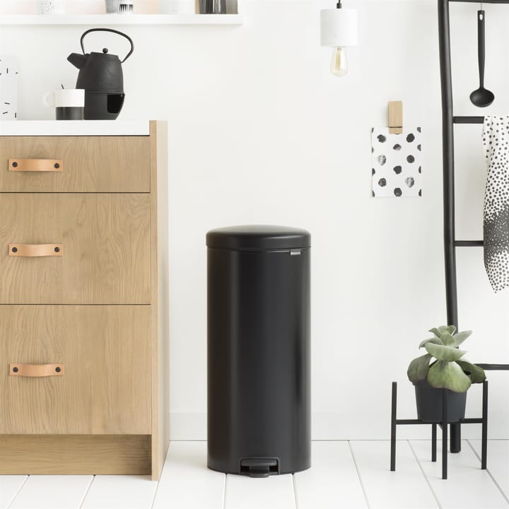 Kosz na śmieci New Icon 30 l, matt black (czarny) Brabantia