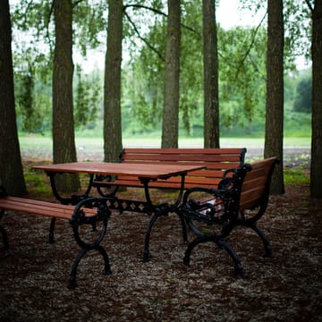 Fotel ogrodowy Byarum - Sosna brązowa lazura, biały stelaż - Byarums bruk