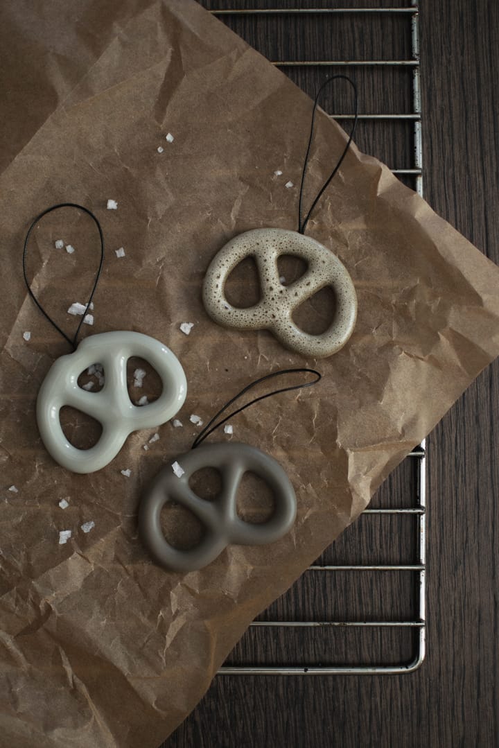 Zawieszka dekoracyjna Hanging Pretzel - Dust - DBKD