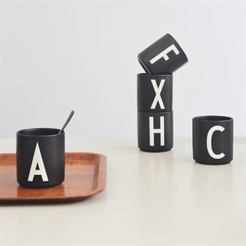 Design Letters kubek czarny - C - Design Letters