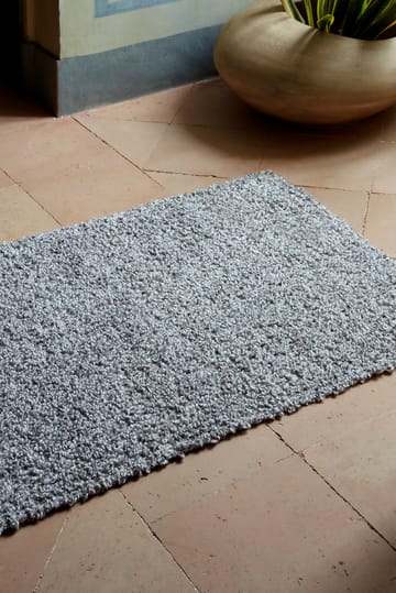 Chodnik Slub bouclé 80x200 cm - Charcoal - ferm LIVING