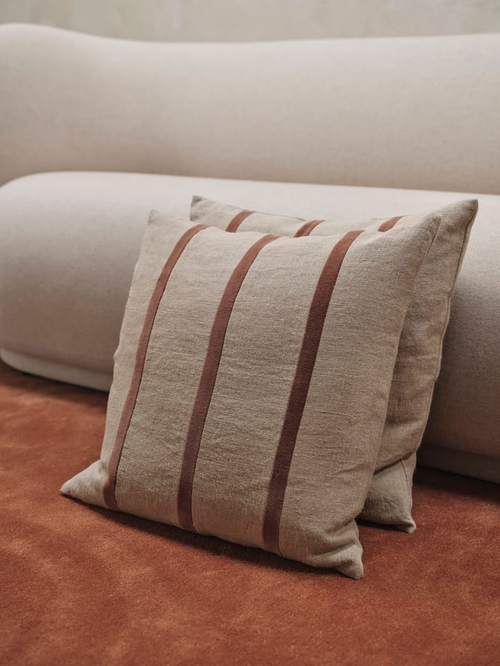 Senti Stripe poduszka 50x50 cm - Linen-carob brown - ferm LIVING