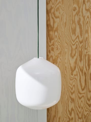 Buoy lampa wisząca Ø20 cm - Opal glass-soft black - HAY