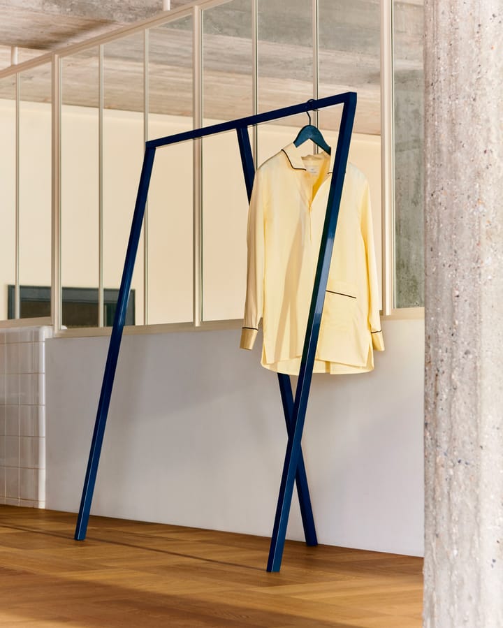 Wieszak na ubrania Loop Stand Wardrobe, Deep blue HAY