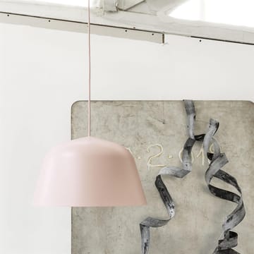 Lampa wisząca Ambit Ø 40 cm - rose (różowa) - Muuto