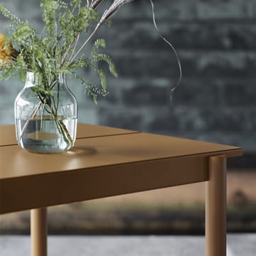 Stół Linear Steel Table 140x75 cm - Burnt orange - Muuto