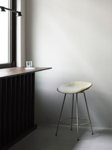 Stołek barowy Mat Barstool 65 cm - Seaweed-black steel - Normann Copenhagen