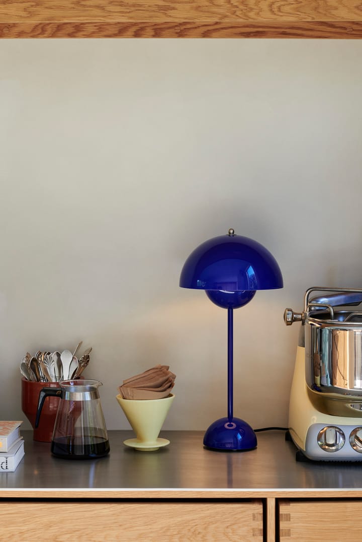 FlowerPot VP3 lampa stołowa, Cobalt blue &Tradition